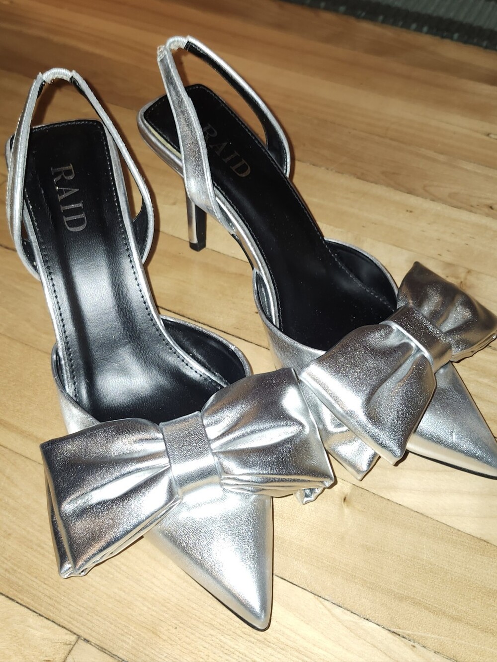 Women's Silver Pointed-Toe Slingback Heels with Bow